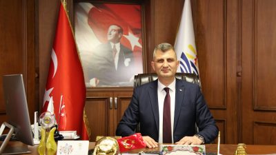 Gölcük Belediye Başkanı Ali Yıldırım Sezer, Kurban Bayramı münasebetiyle bir
