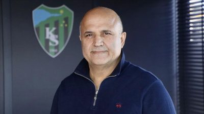 Yeşil-siyahlı camiada nefesler tutuldu ve tüm gözler bugün gerçekleştirilecek olan