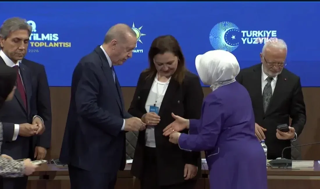 Afyonkarahisar Belediye Başkanı Burcu Köksal, AK Parti’ye katıldı; Cumhurbaşkanı Erdoğan’ın