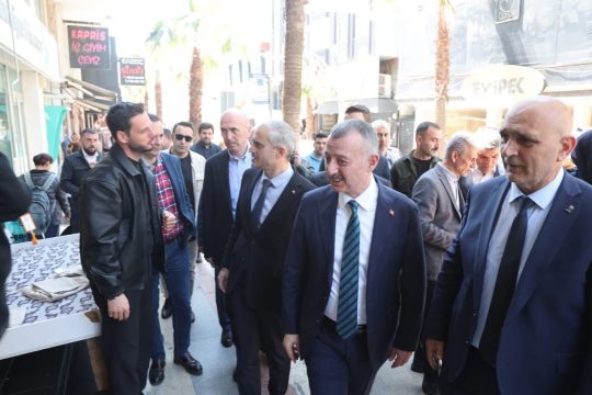Kocaeli Büyükşehir Belediye Başkanı Tahir Büyükakın, “Sadece Hizmet Ettik” mottosuyla