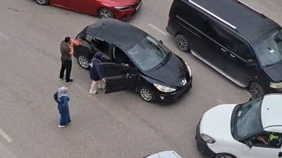 İzmit-İstanbul yan yolunda meydana gelen maddi hasarlı kazada, erkek sürücü