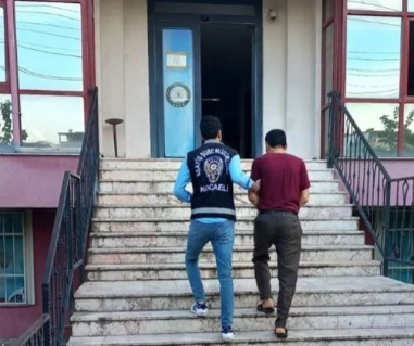 Darıca’da düzenlenen operasyonda, göçmen kaçakçılığı suçundan hakkında 4 yıl 7
