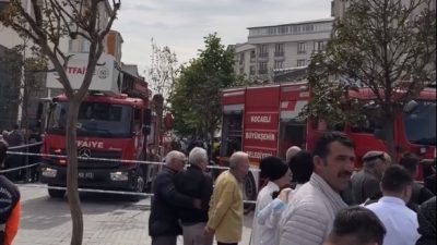Kocaeli’nin Gebze ilçesinde meydana gelen yangın paniğe yol açtı. Kent