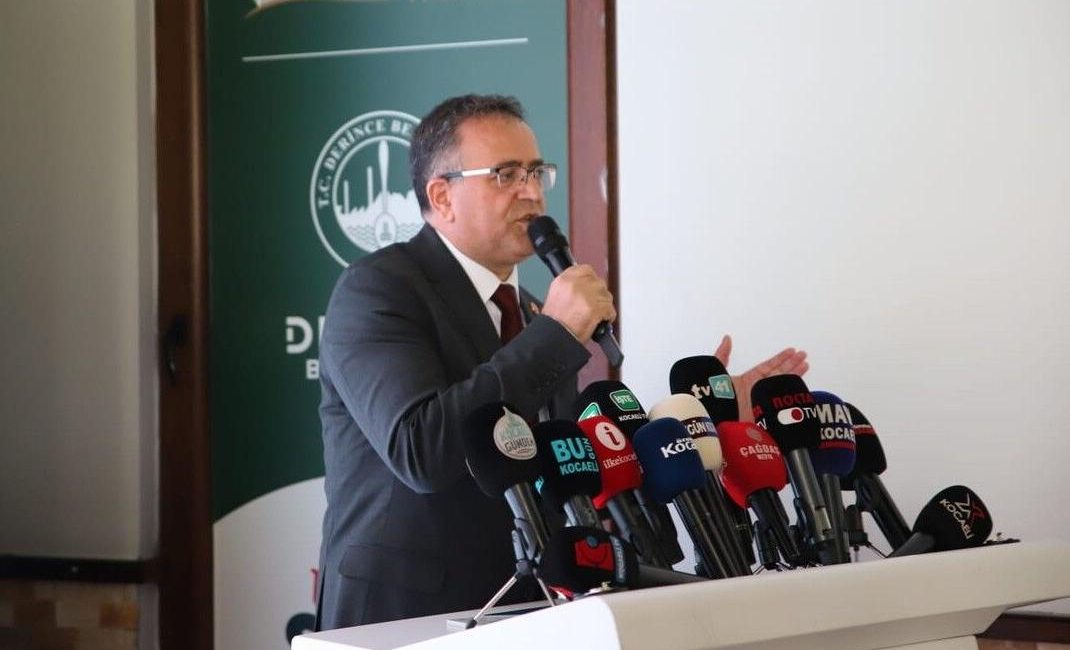 Derince Belediye Başkanı Sertif Gökçe, görevdeki ikinci yılını değerlendirdiği kapsamlı
