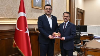 Kocaeli Kent Konseyi Başkanı Kadir Çetin, Vali İlhami Aktaş’ı ziyaret