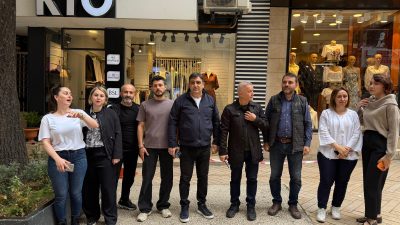 İzmit Fethiye Caddesi’nde sabaha karşı bir şahsın dükkan vitrinlerine zarar