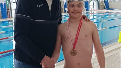 Kocaeli’de düzenlenen Okul Sporları Özel Sporcular Yüzme Yarışları’na Körfez damga