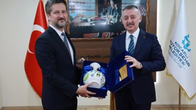 Kocaeli'de diplomasi trafiği hız kesmeden devam ediyor. Kocaeli Büyükşehir Belediye
