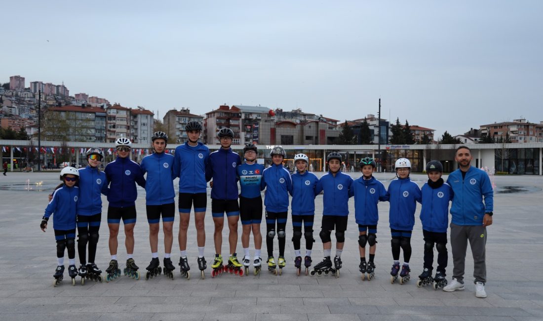 Kocaeli’de şehir yaşamının merkezi haline gelen Milli İrade Meydanı, Kağıtspor’un