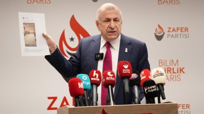 Zafer Partisi Genel Başkanı Prof. Dr. Ümit Özdağ, düzenlediği basın