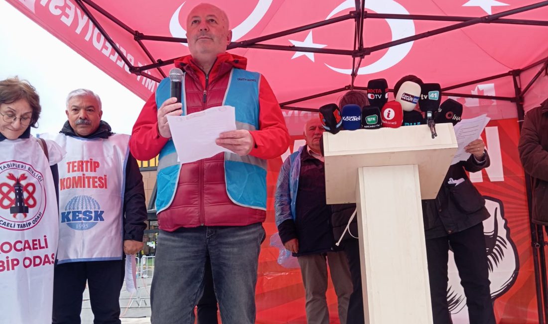 İzmit Sabri Yalım Parkı’ndan Real AVM bölgesine kadar uzanan kortejlerde