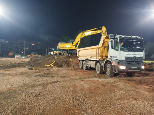 Körfez ilçesinde Kocaeli Büyükşehir Belediyesi tarafından yürütülen altyapı ve spor