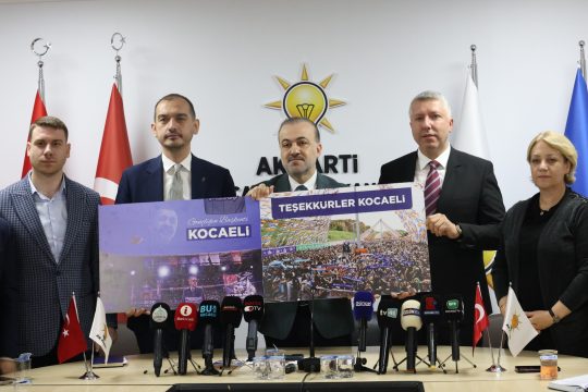 AK Parti Kocaeli İl Başkanı Şahin Talus, gerçekleştirdiği basın açıklamasında