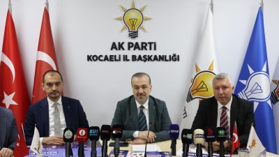 AK Parti Kocaeli İl Başkanı Şahin Talus, Kocaeli İl Başkanlığı’nda