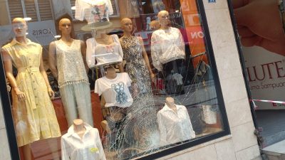 Kocaeli’nin kalbi niteliğindeki İzmit Fethiye Caddesi, gece yarısı akılalmaz bir