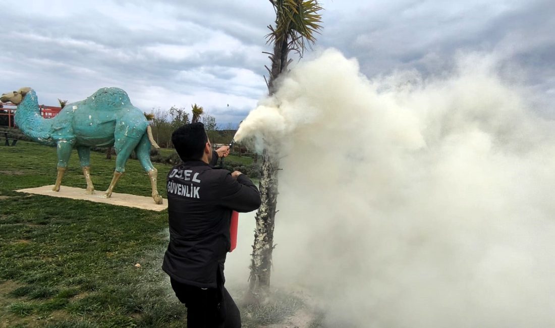 Kocaeli Büyükşehir Belediyesi Zabıta Dairesi Başkanlığı’na bağlı Güvenlik Şube ekipleri,