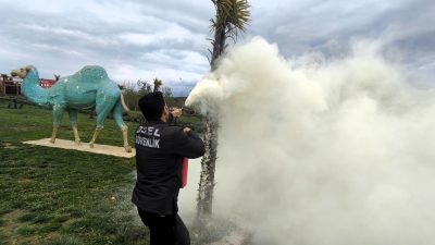 Kocaeli Büyükşehir Belediyesi Zabıta Dairesi Başkanlığı’na bağlı Güvenlik Şube ekipleri,