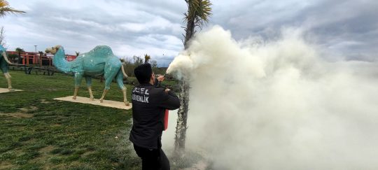 Kocaeli Büyükşehir Belediyesi Zabıta Dairesi Başkanlığı’na bağlı Güvenlik Şube ekipleri,