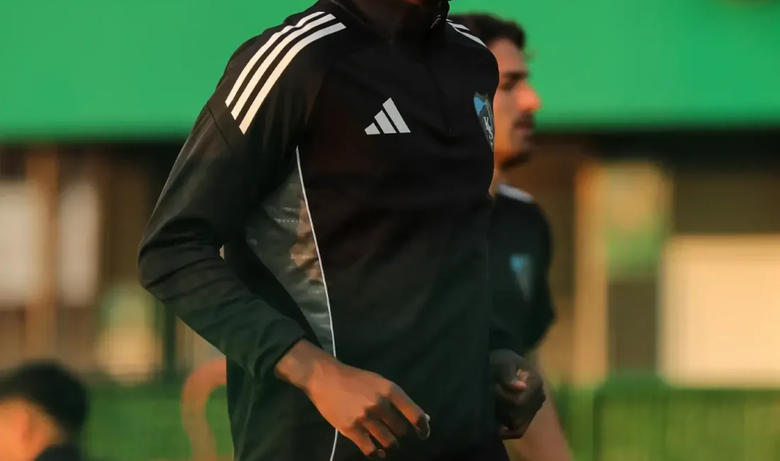 Kocaelispor, sezon başında Fransa’nın Clermont Foot 63 takımından kiraladığı başarılı