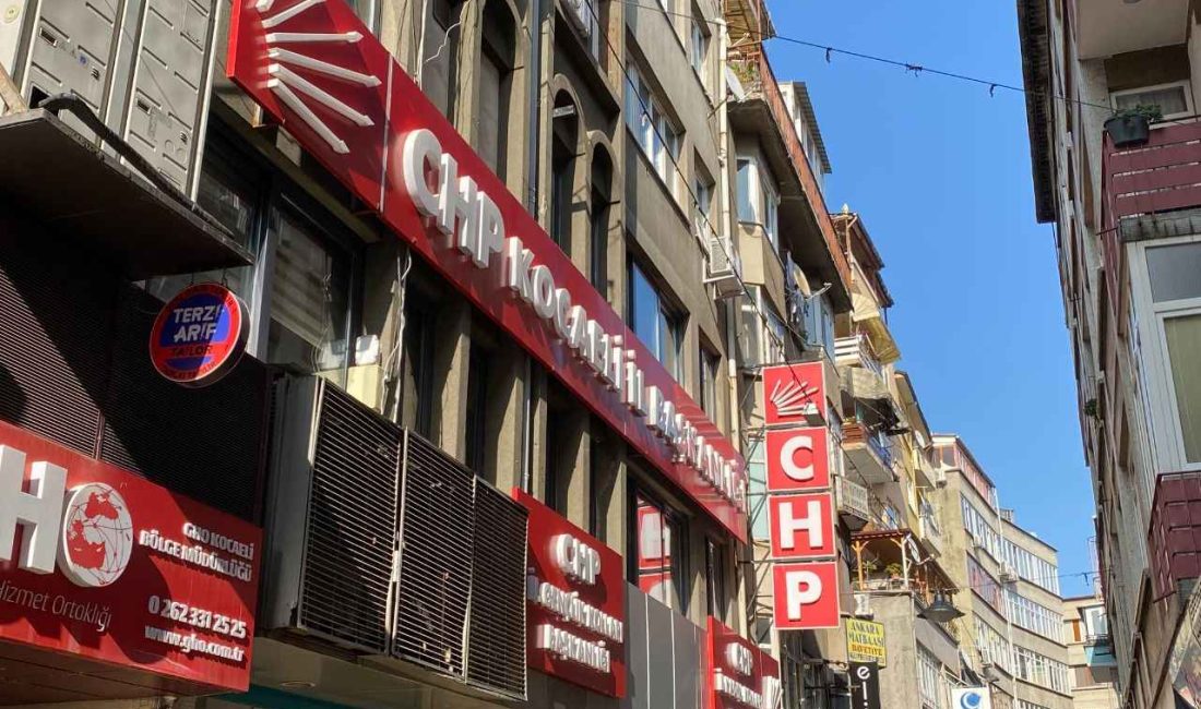 Kocaeli’de Cumhuriyet Halk Partisi (CHP) ilçe örgütleri ve gençlik kollarına