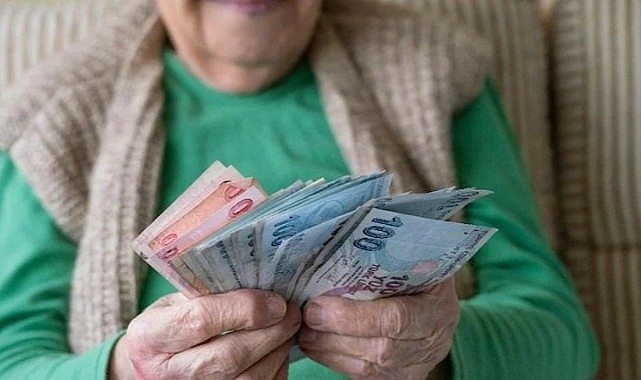 Milyonlarca emeklinin büyük bir heyecanla beklediği müjdeli haber, kabine kanadından