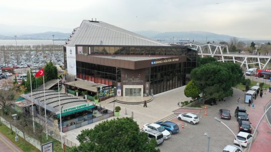Kocaeli Büyükşehir Belediye Meclisi'nde alınan kararla, yıkım kararı bulunan Sabancı