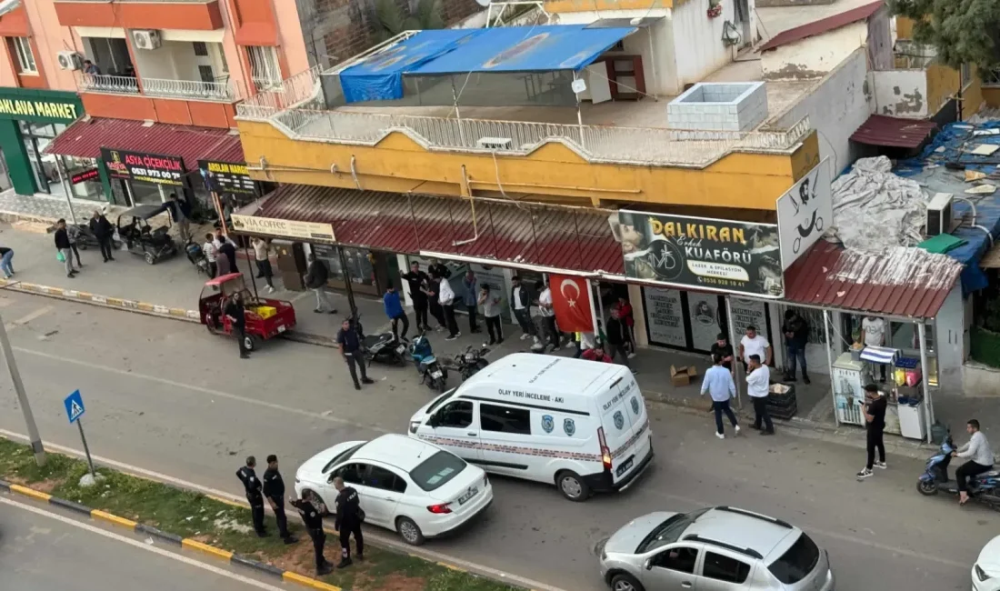 Hatay’ın Reyhanlı ilçesinde akşam saatlerinde kimliği henüz belirlenemeyen şahıslar, bir