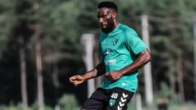 Kocaelispor’da yaklaşan kongre süreci öncesinde eski futbolculardan Aaron Appindangoye ile