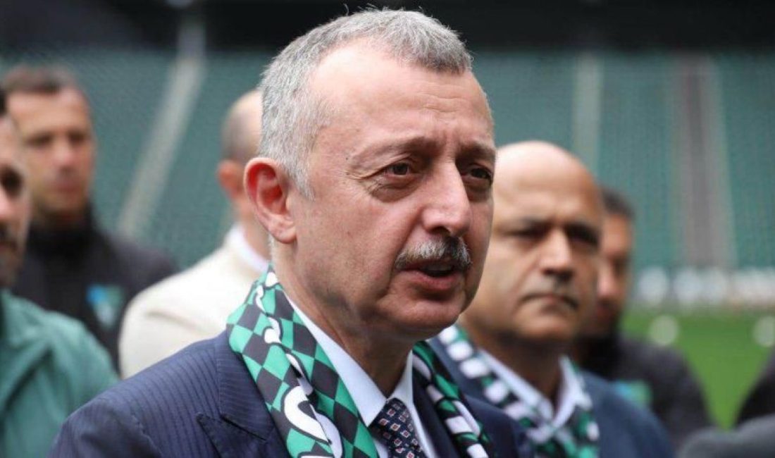 Kocaeli Büyükşehir Belediye Başkanı Tahir Büyükakın, Kurban Bayramı dolayısıyla bir
