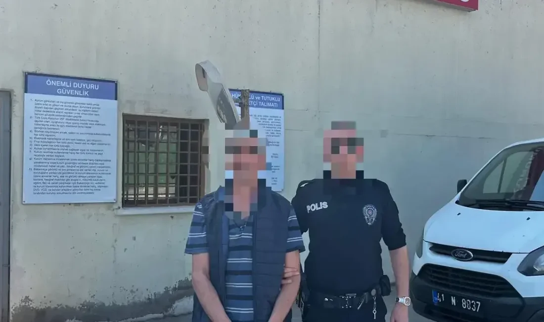 Kocaeli’nin Kartepe ilçesinde, hakkında uzaklaştırma kararı bulunmasına rağmen yakınlarının yaşadığı