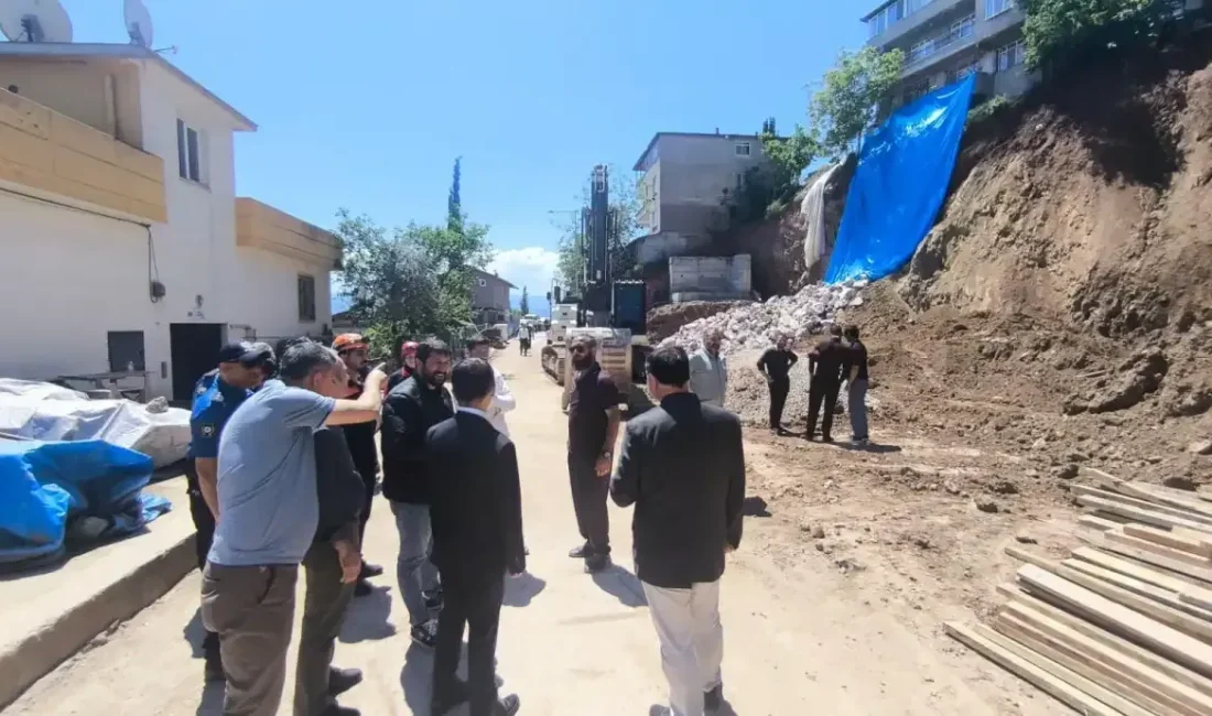 Kocaeli Valisi İlhami Aktaş, İzmit Topçular Mahallesi’nde bir inşaat kazısı