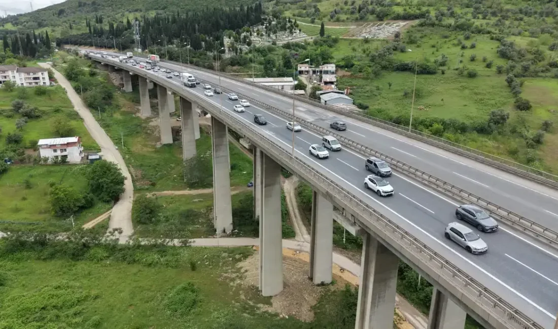 Milyonlarca vatandaşın memleketlerine ve tatil bölgelerine akın ettiği Kurban Bayramı
