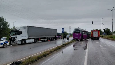 Sakarya’nın Akyazı ilçesinde dün akşam saatlerinde yürekleri ağza getiren zincirleme