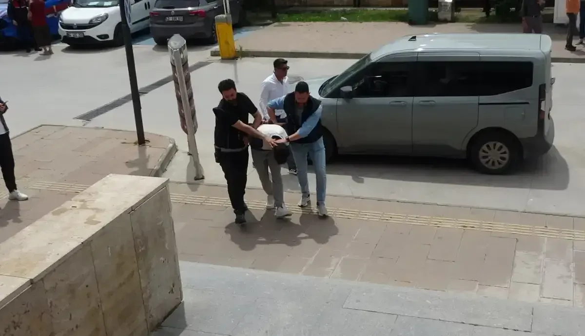 Uşak’ta bir tarım arazisinde boğazı kesilerek katledilen 63 yaşındaki Gürsel