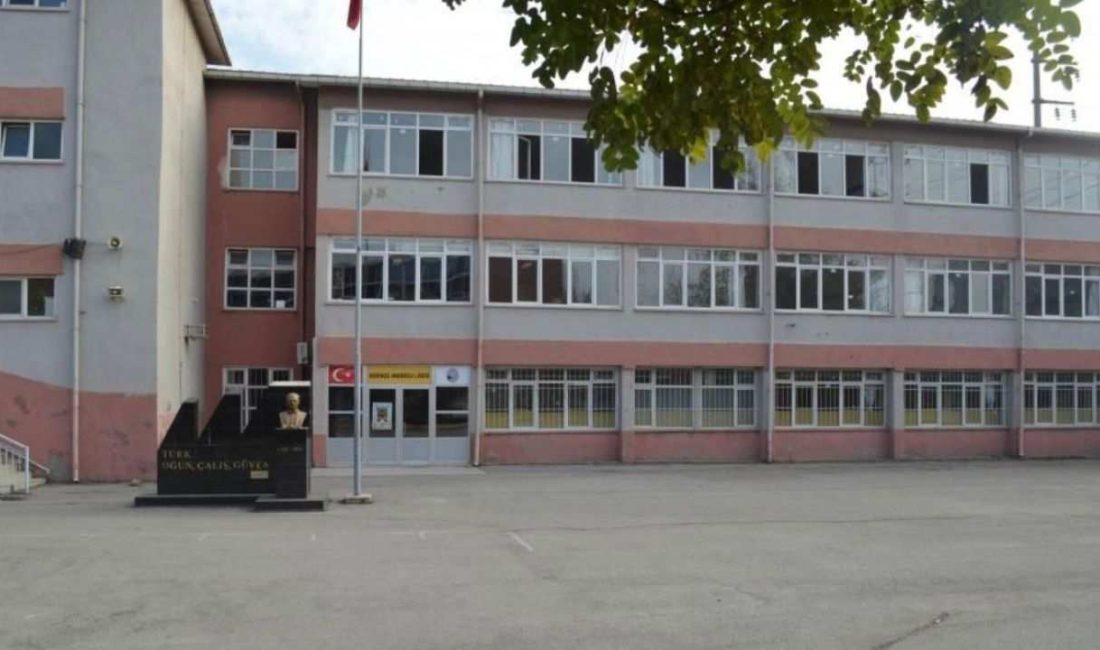 Kocaeli’nin köklü eğitim kurumlarından Derince Lisesi’nin yıkımının ardından başlayan "akıbeti