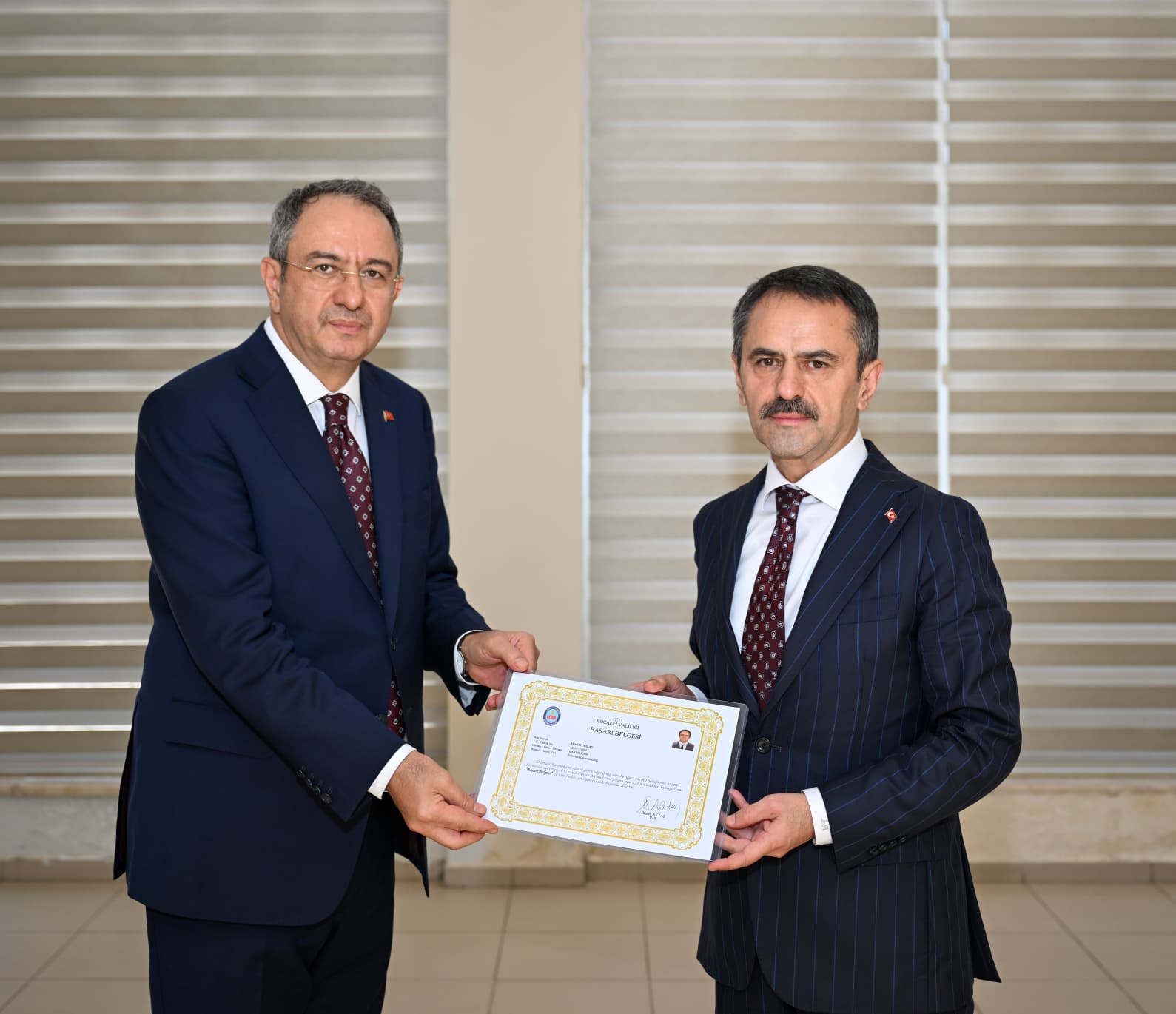 Görev Yerleri Değişen Dilovası Kaymakamı ve Vali Yardımcısı için Veda Yemeği Düzenlendi