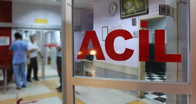 Sakarya'nın Karapürçek ilçesinde devrilen traktörün altında kalan 80 yaşındaki sürücü