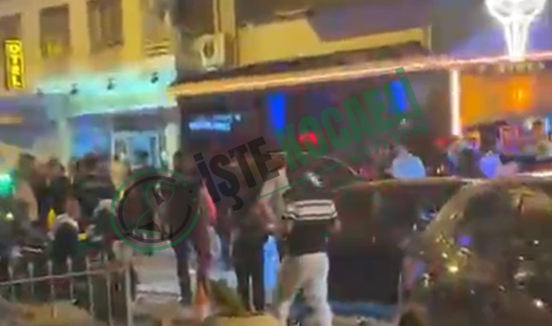İzmit’in eğlence mekanlarının yoğunlukta olduğu Barlar Sokağı, gece saatlerinde oldukça