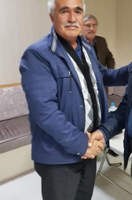 Çankırı’nın Kurşunlu ilçesinde, arı kovanlarının bakımıyla uğraşan bir vatandaş, çıktığı