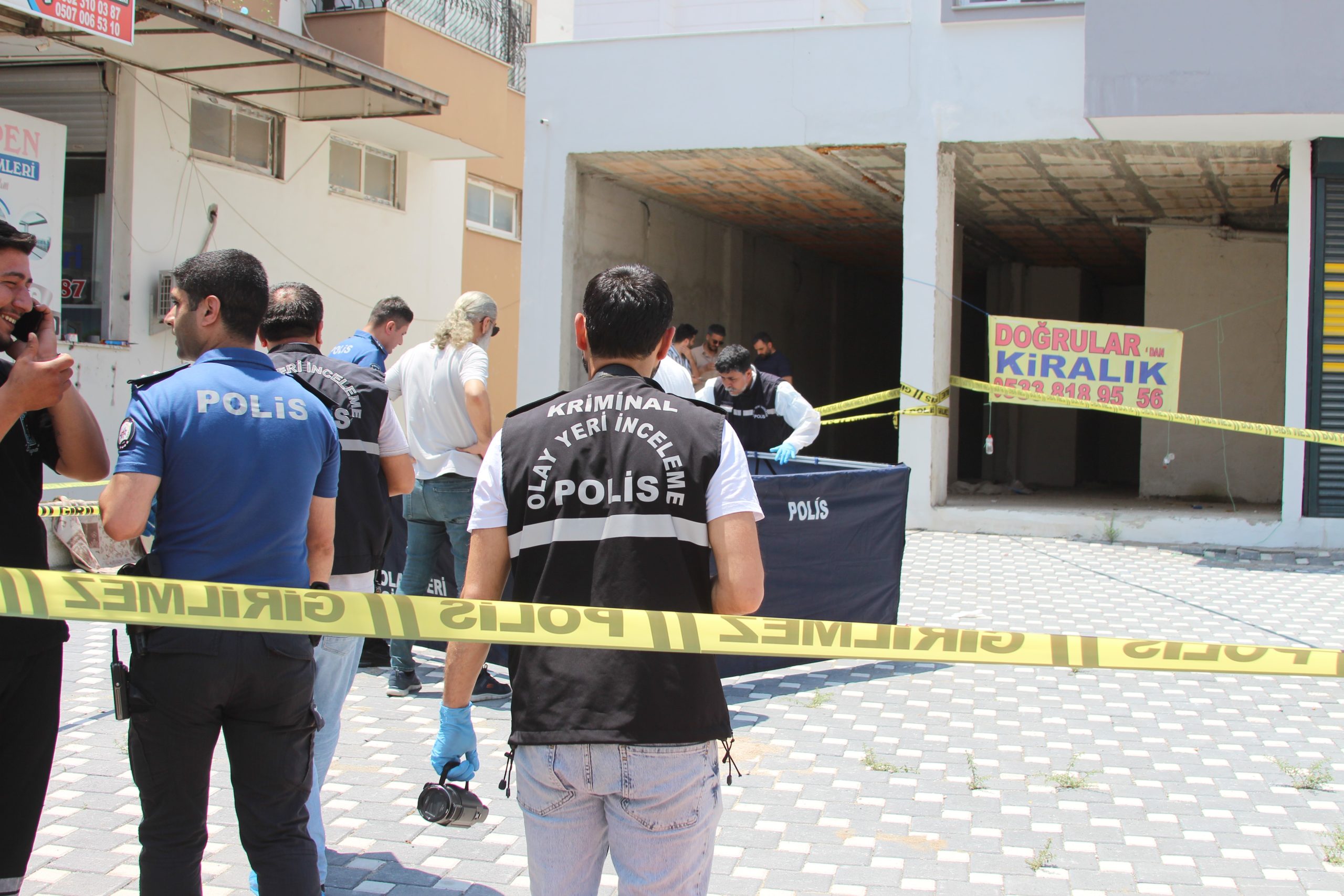 Emekli polis oğlunu öldürdü