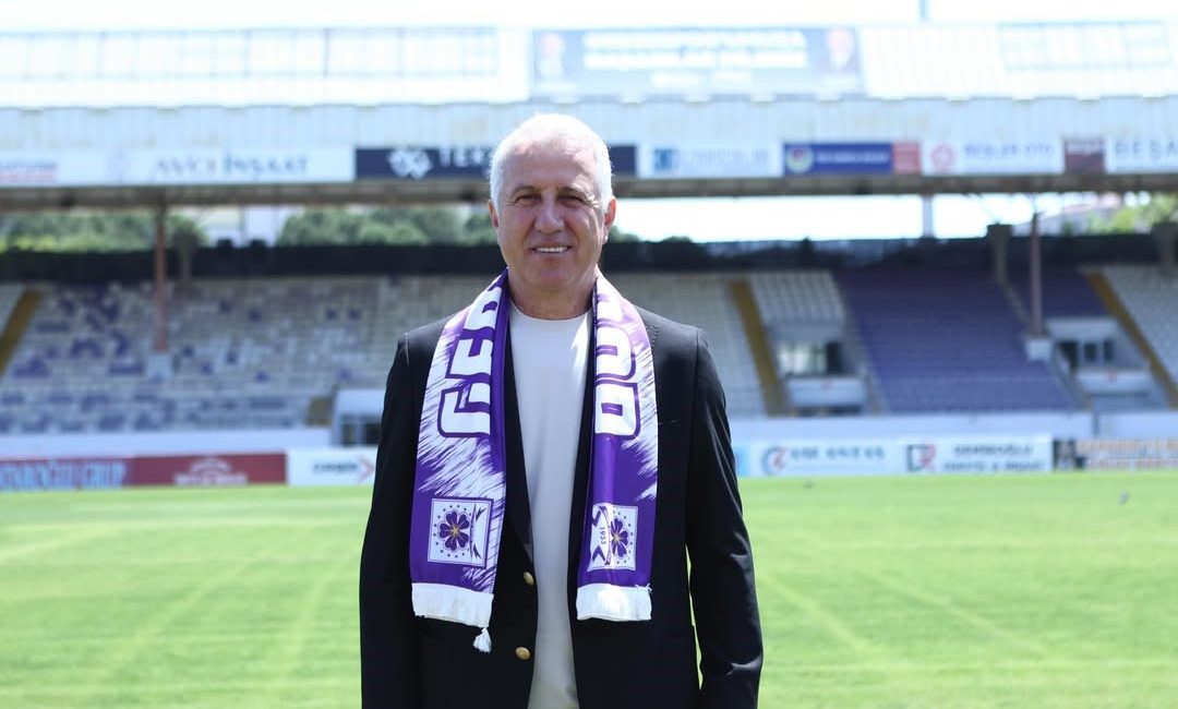 TFF 2. Lig ekibi Güzide Gebzespor düzenlediği imza töreniyle Teknik