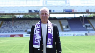 TFF 2. Lig ekibi Güzide Gebzespor düzenlediği imza töreniyle Teknik