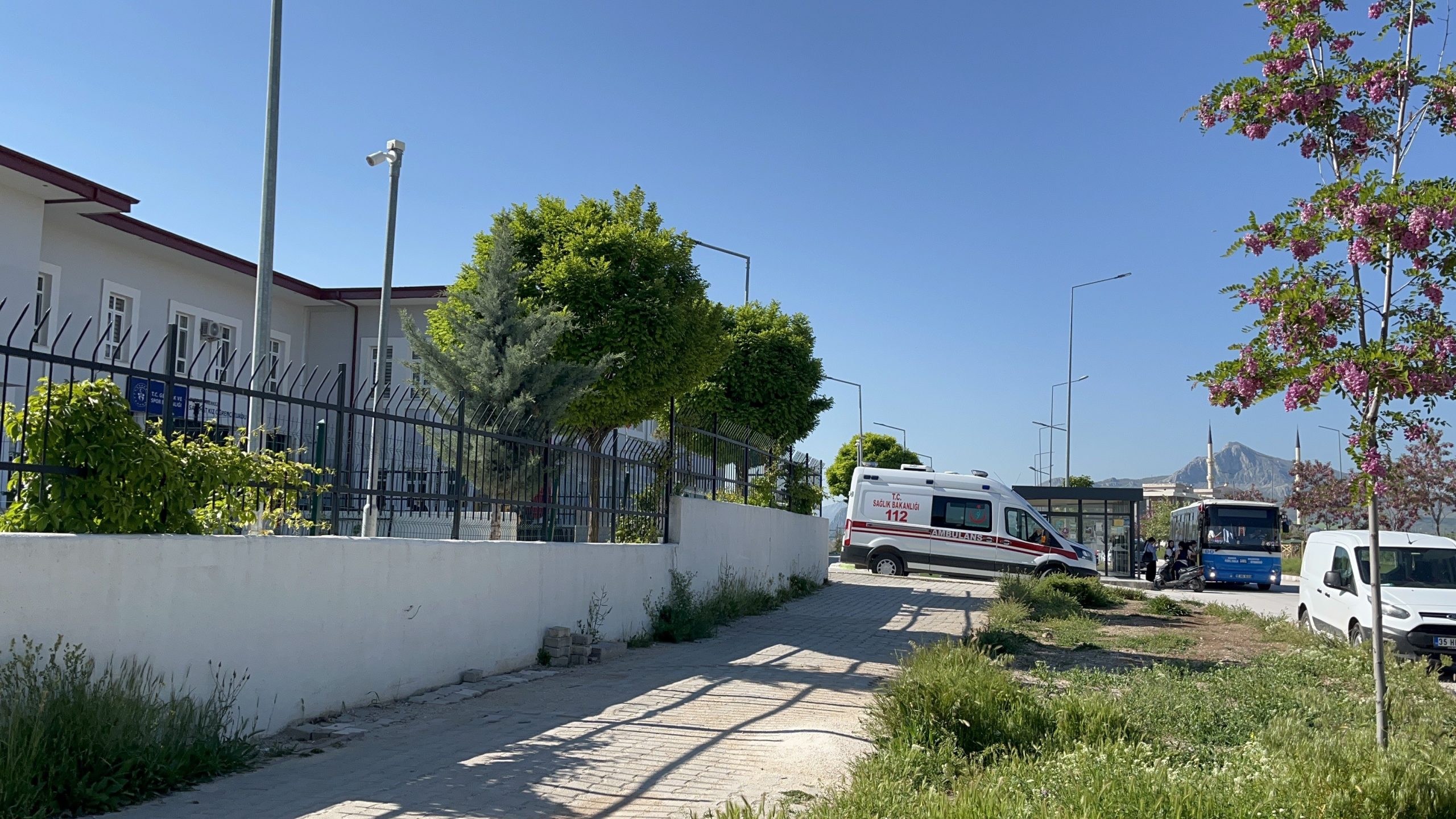 Üniversite öğrencisi yurdun 6'ncı katından düşerek can verdi