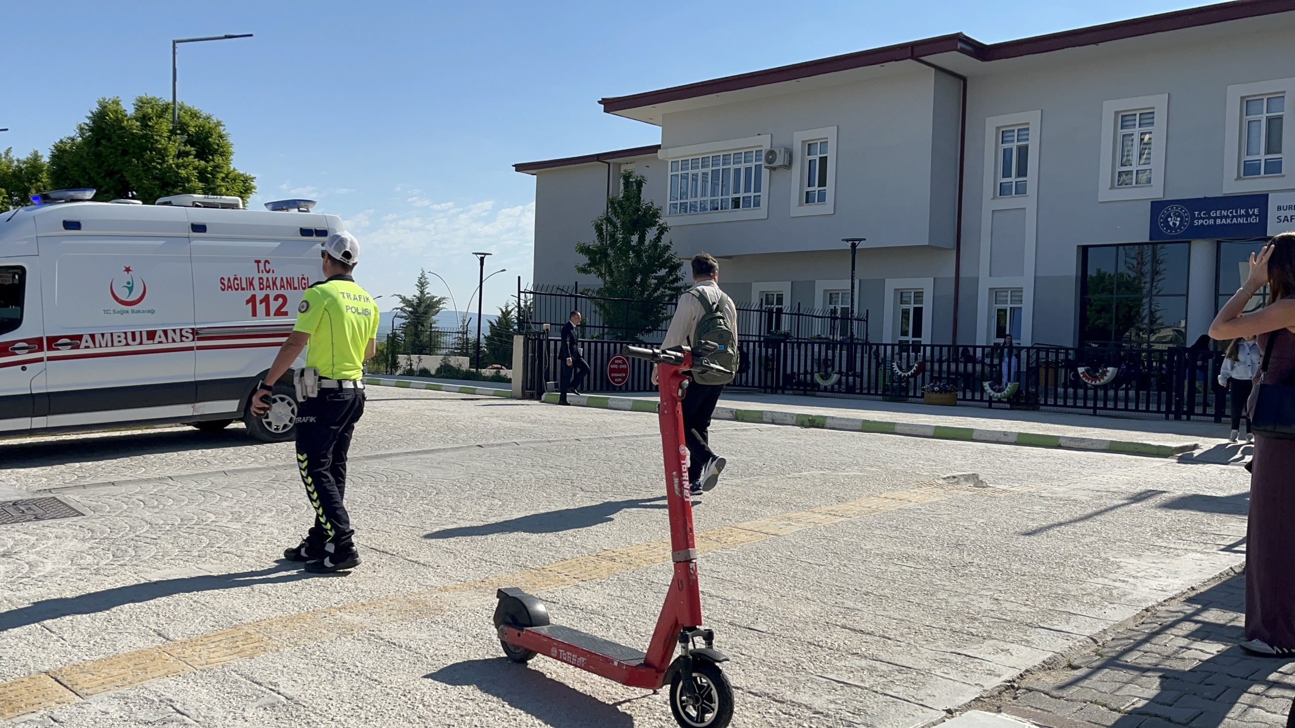 Üniversite öğrencisi yurdun 6'ncı katından düşerek can verdi