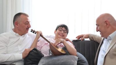 Kocaeli Büyükşehir Belediye Başkanı Tahir Büyükakın, Darıca ilçesinde yaşayan özel