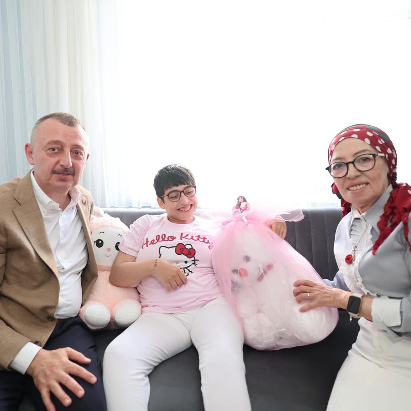 Büyükakın'dan Zeynep Asya'ya doğum günü sürprizi
