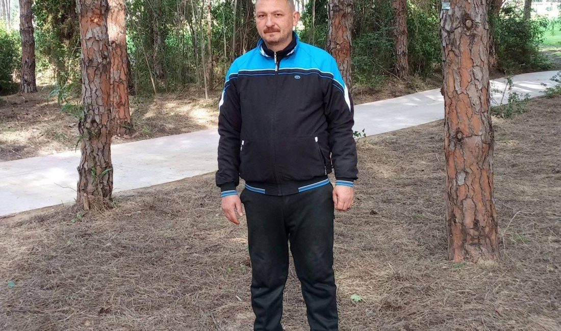 Antalya’nın Serik ilçesinde 41 yaşındaki bir kişi, evinin bahçesinde sokakta