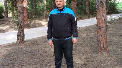 Antalya’nın Serik ilçesinde 41 yaşındaki bir kişi, evinin bahçesinde sokakta