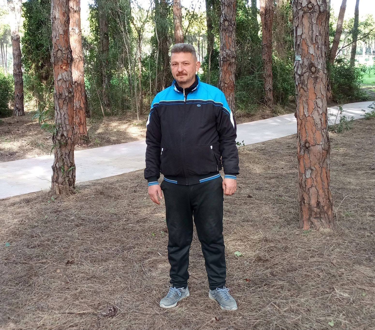 Antalya’nın Serik ilçesinde 41 yaşındaki bir kişi, evinin bahçesinde sokakta