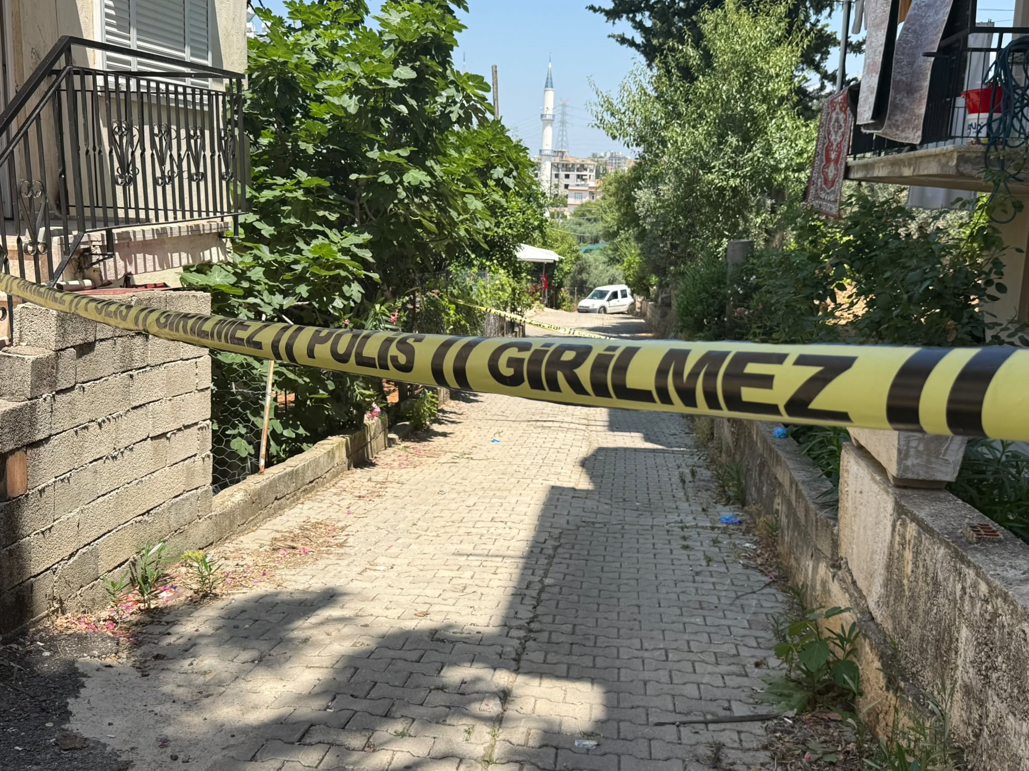 41 yaşındaki adam evinin bahçesinde ölü bulundu!